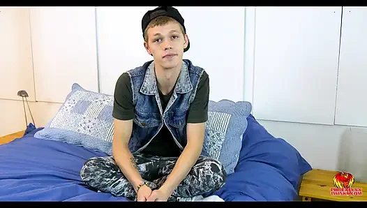 Seksi yeni oğlan avcısı ile tanışın