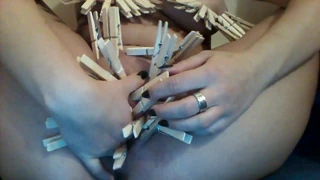 İtaatkar kadın köle emirlere uyar