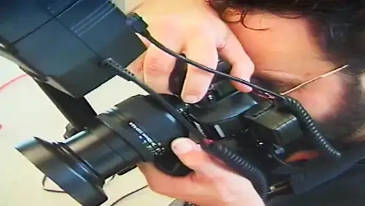 Azgın orta yaşlı seksi kadınlar büyük bir adam tarafından sikilirken sert çığlık atıyor