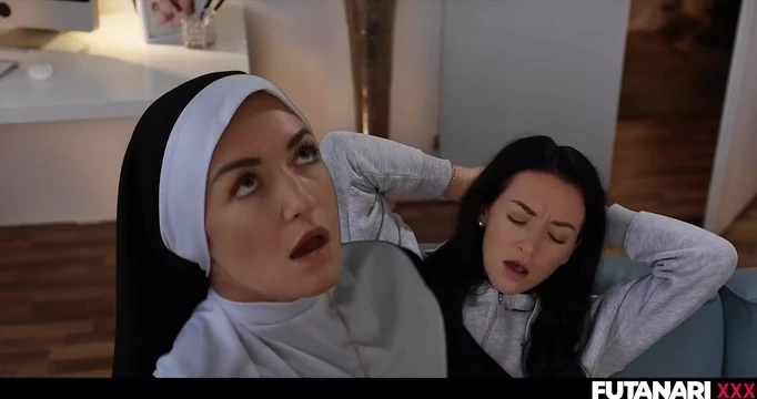 Горячие красивые шмели взрываются спермой - подборка футанари в реальной жизни