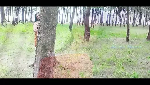 Bengalce güzel bayan vücut gösterisi