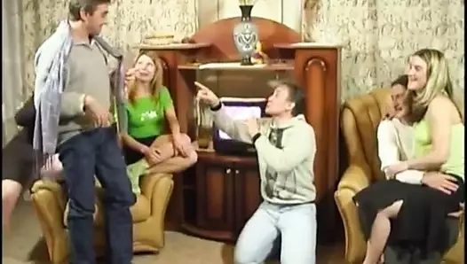 Nmln ailesi her cumartesi gecesi sikişiyor!