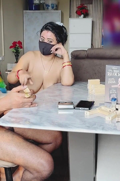 Jenga ve üvey anne. Hint porno tarihinde ilk kez.