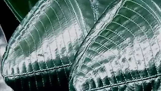 Atlasnyi biustgaltier