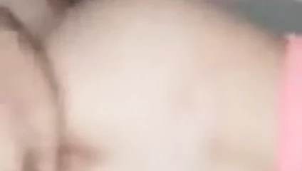 Kuzenini eve çağırır ve amından sikikleri