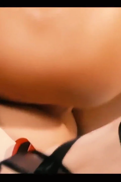 Orta yaşlı seksi kadınla üçlü seks