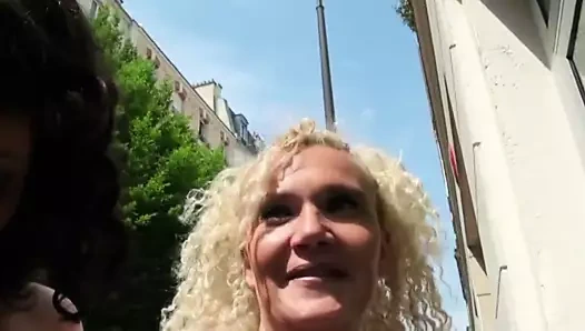 Regina ve bir arkadaş çarptım tarafından birkaç musluklar