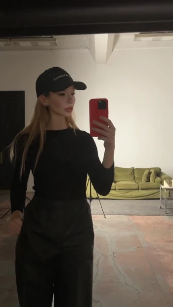 ненаудная богиня в коже