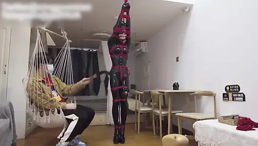 Mz11-lateks takım elbise bağlama ve kırbaçlama