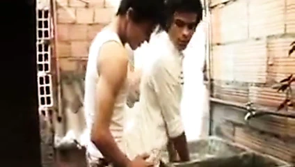 DOS CHICOS MUY CALIENTES