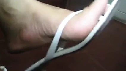 Tia casada provocando o sobrinho punheteiro