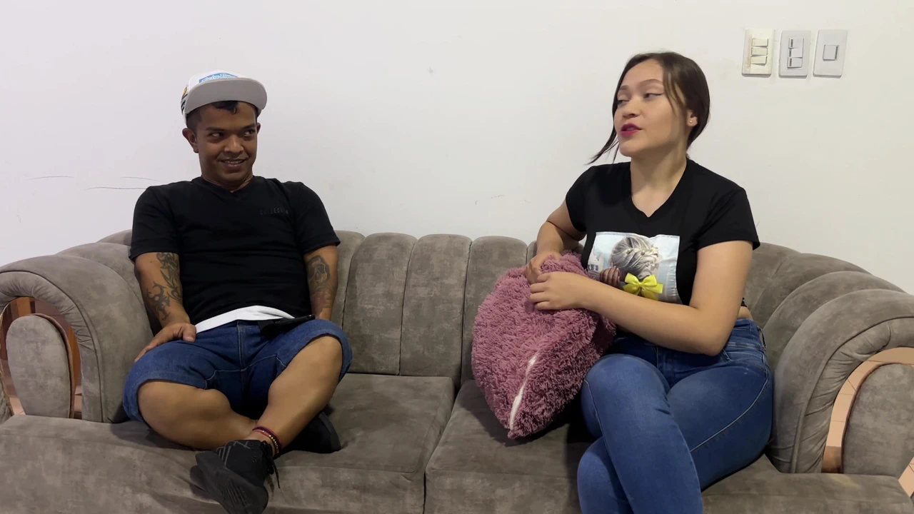 I fuck my horny stepsister after proposing to her to experience some strange poses that I saw on the internet.