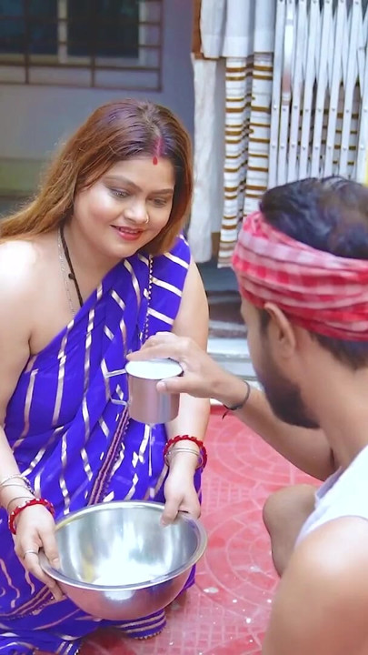 Desi Indian Doodhwala Bhabhi ji Ke Bade Bade Doodh Dekhakar, Doodh se Chodne Laga Part 3 | Clip 1