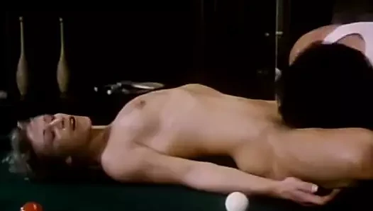 Klasik porno yıldızı seks uzmanıdır