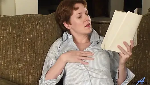 Novel Pussy Play