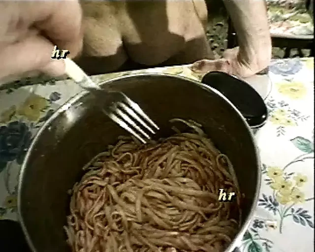 Gerçek 90'ların porno seçmeleri ile sansürsüz ev kadınları #7