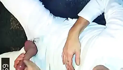 Mike tek başına çalışıyor