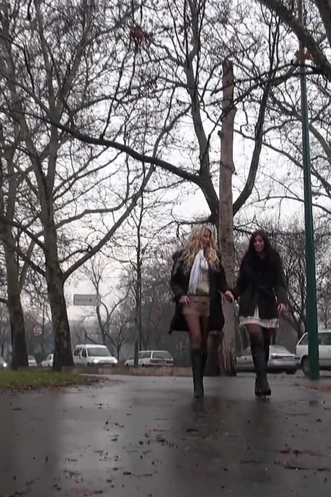 Shes a freak - file lezbiyenler kendra ve danielle maye sissor ve döl
