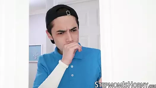 Üvey alexis fawx yakalandı Mastürbasyon ve çekiçlenmiş