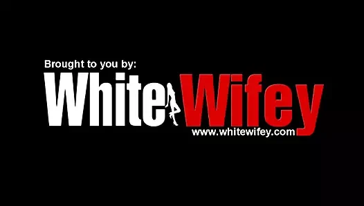 Beyaz evli kadın büyük zenci yarağı anal seks seansının tadını çıkarıyor