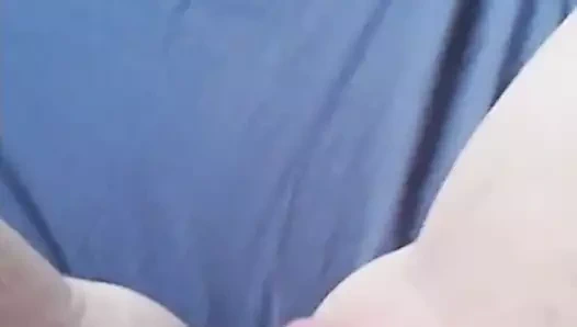 Posh swinger yayılır onu ıslak deldi kedi