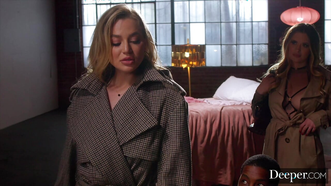 Derin. Tombul itaatkar Blake istekli bir Lindsay'i dom'ına sunuyor