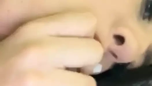 Latina eş verir harika oral seks