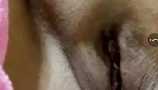 Gece geç saatlerde görüntülü seks görüşmesi yapıyoruz