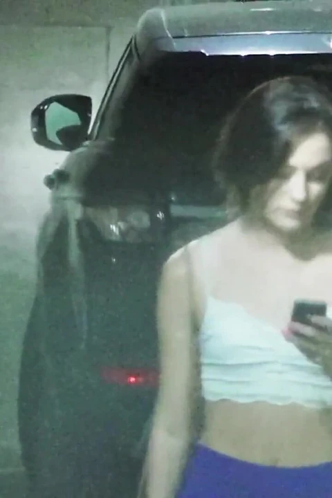 Strandedteens - hatun kurtarılıyor ve sonra sikiliyor