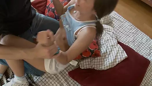 Genç Rus doğumlu sürtük amından sikiliyor