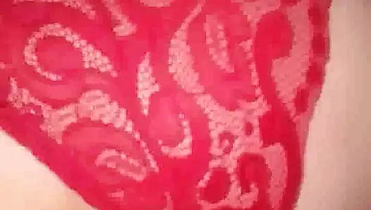 Büyük götlü yarağımın fışkırtarak boşalması ona yarak verince ıslanıyor