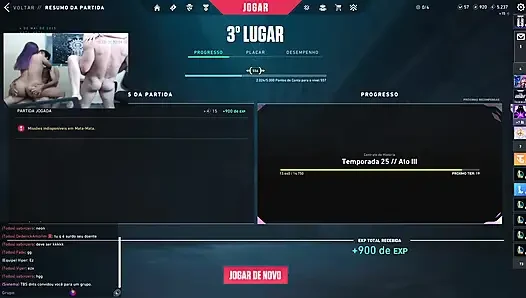 Oynuyor, onları sikiyorum
