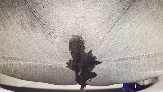 gri pantolon işemek