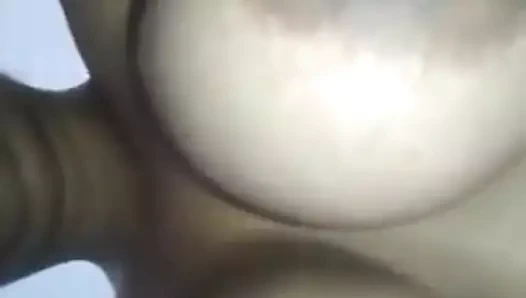 Kahrolası bir busty bbw itibaren arkasında