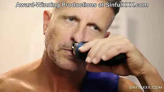 Erotik sarışın bebek Sinfulxxx'te şehvetli seks yapıyor