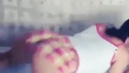 novinha empinando o rabo