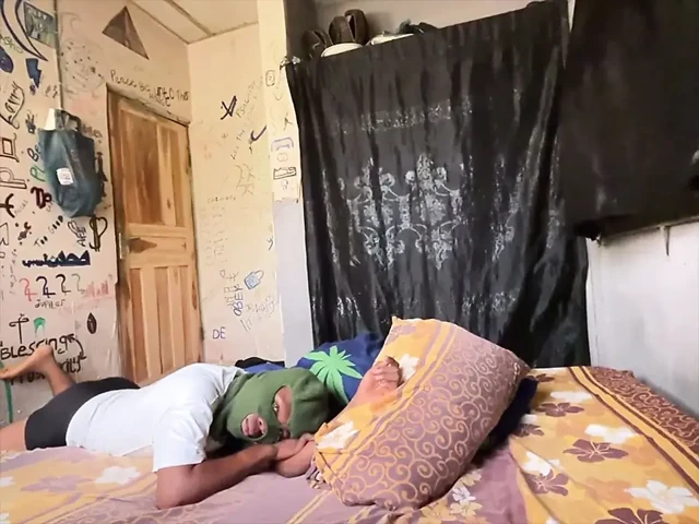 O bir kadın yarak emici