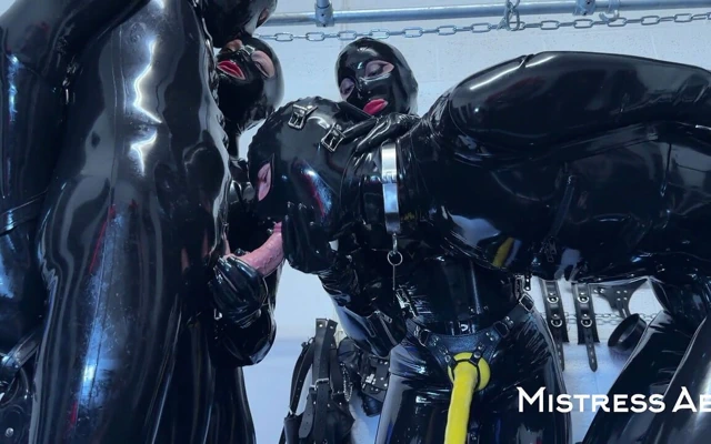 Mistressae ve Bayan Lilly: latekste biseksüel eğitim