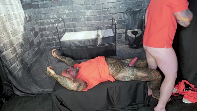 Fox Rifler ile hapishane sikişi