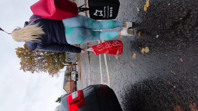 Yeni sıkı taytlarımla uzun yürüyüş