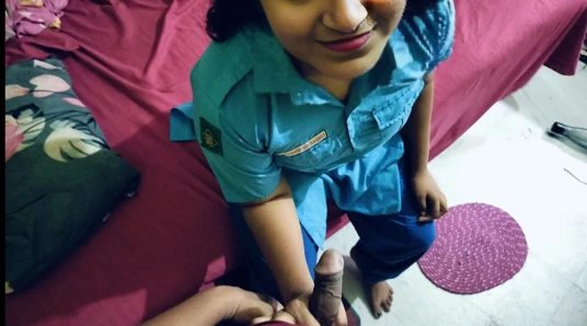 Shraddha çevrimiçi bir arkadaşını onu sikmesi için baştan çıkarıyor