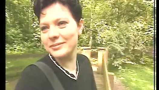 Vom Wald ins Bett gefickt