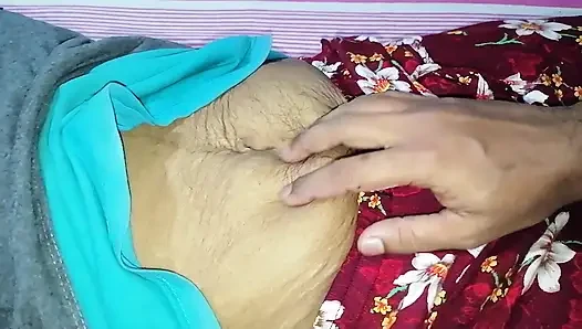 Kıllı amcık desi köylü kızın vücudunu azdırıyor