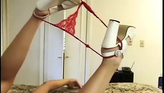 Büyük memeli seksi sarışın kadının ağzını ve amını yarakla dolduruyor