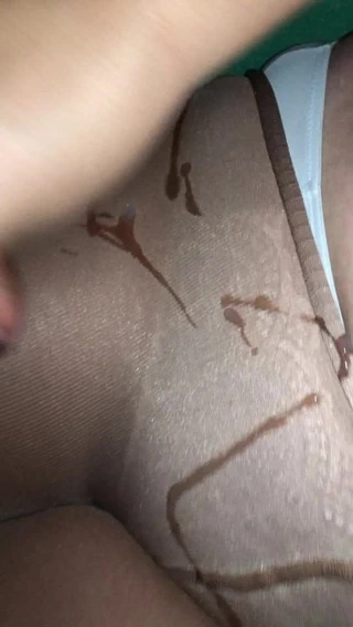 külotlu çorap üzerinde boşalmak
