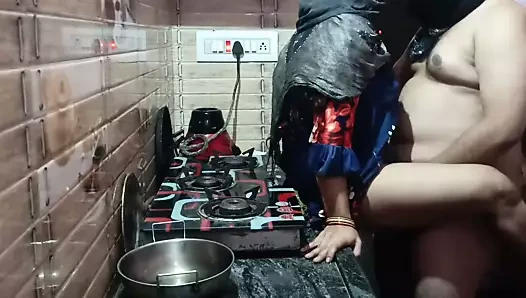 Üvey kız kardeşinin amcığı üvey erkek kardeşinin yarağıyla seks istiyor