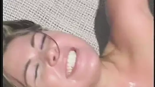 Kız öğrenci yurdu orospu içinde pembe alır yapay penis ve horoz