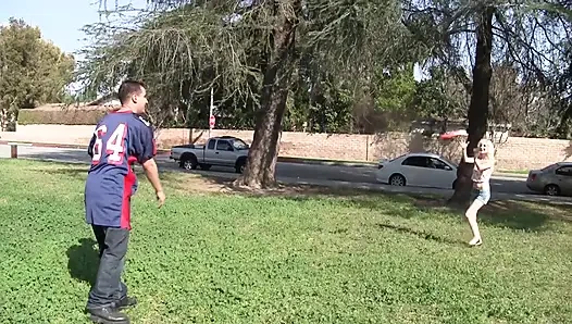 Aman tanrım, küçük amcığım için yarağın çok büyük! Piper Perri