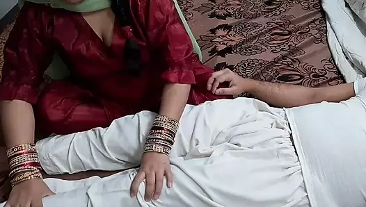 Evde kimse yokken kayınpeder gelinini sikiyor