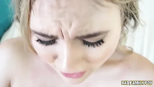 Badfamilypov - sarışın genç Alyssa Cole üvey babasından çaldığında sert bir ders alıyor